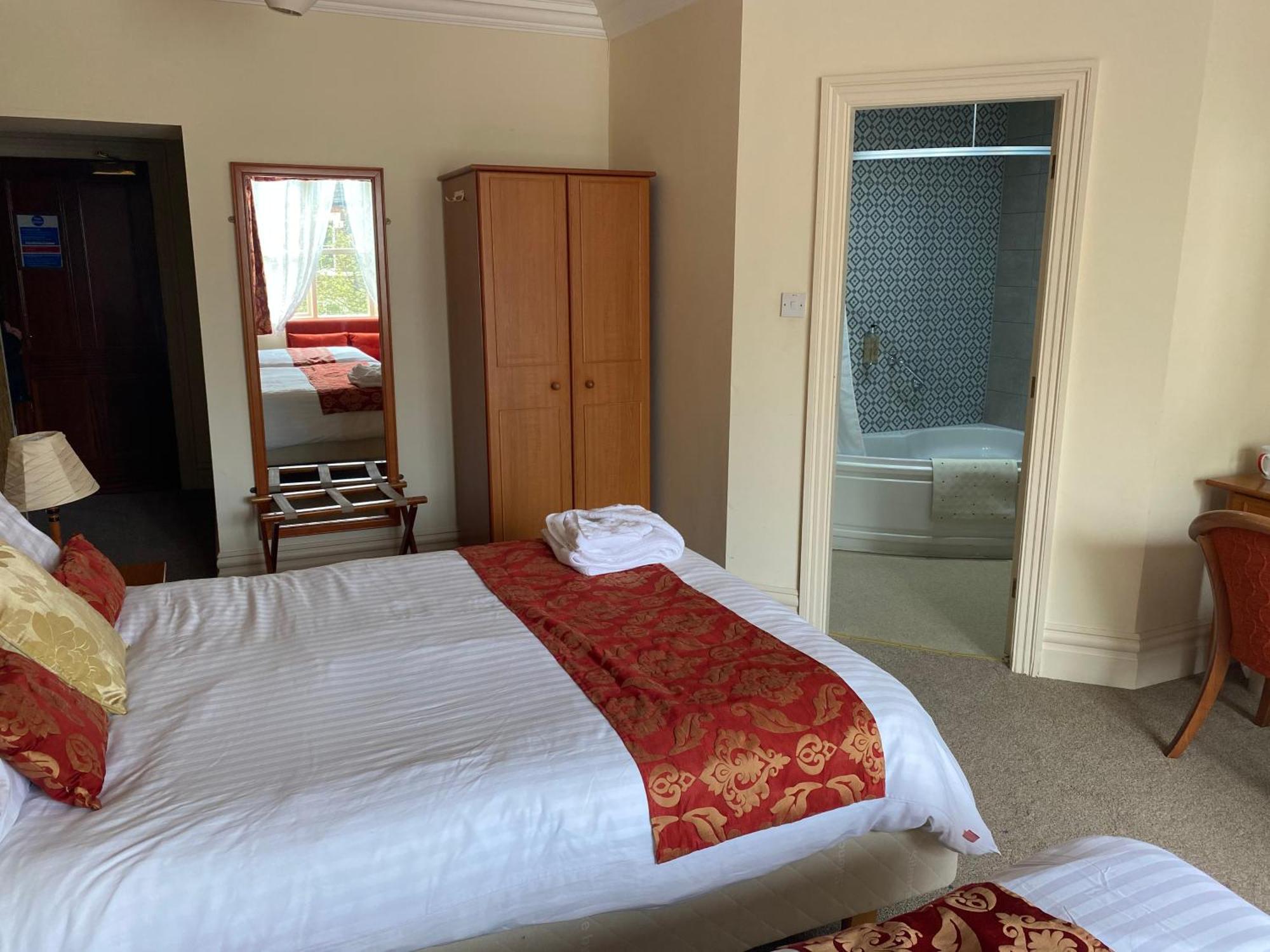 Farnley Tower Guesthouse Дарем Номер фото