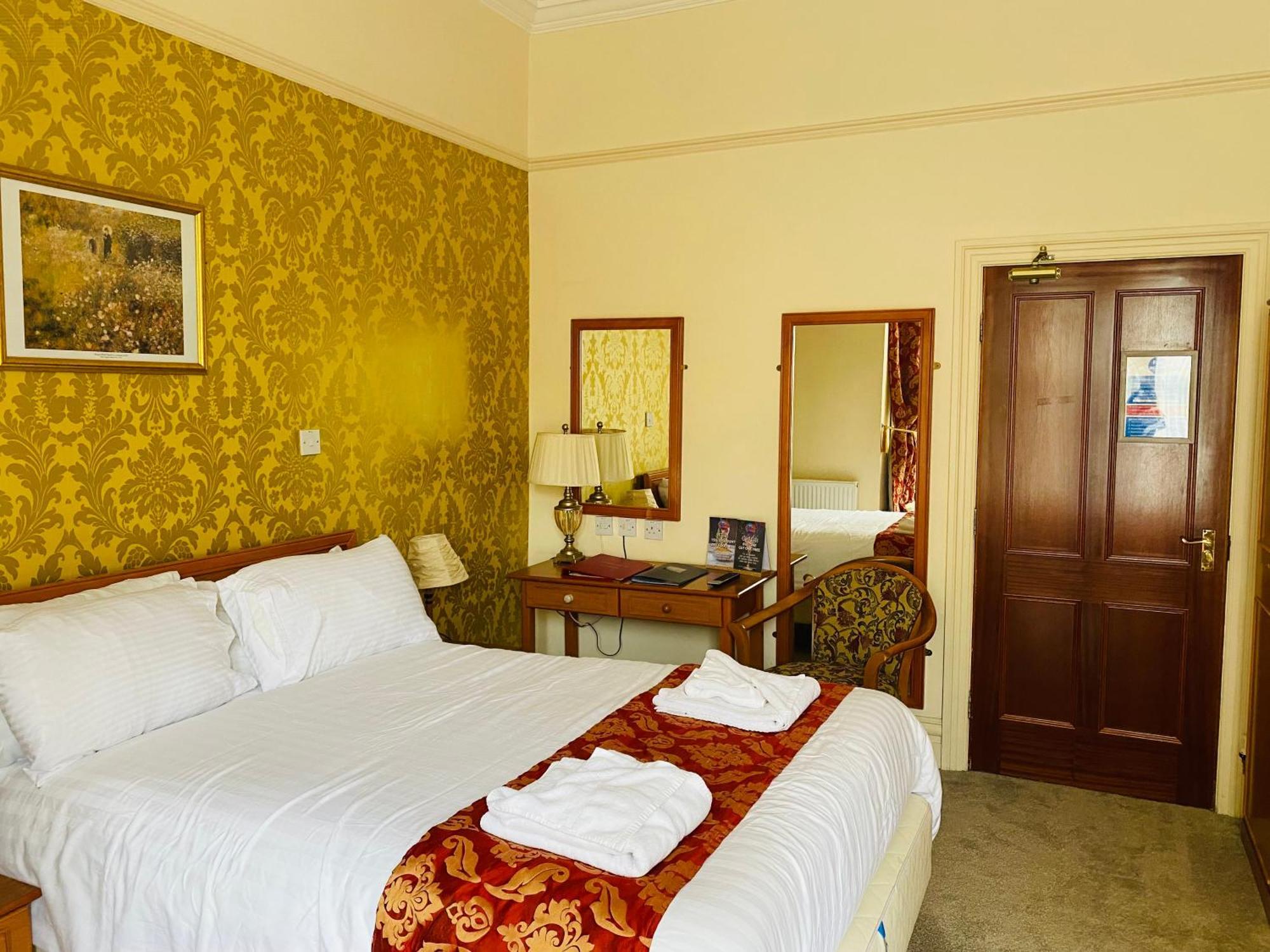 Farnley Tower Guesthouse Дарем Номер фото